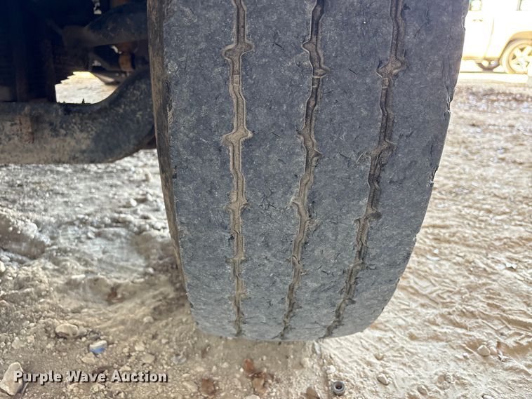 image for item EA7058 1999 Mack RD dump truck