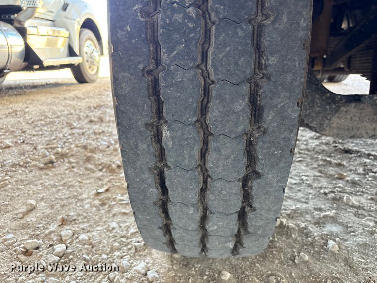 image for item EA7058 1999 Mack RD dump truck