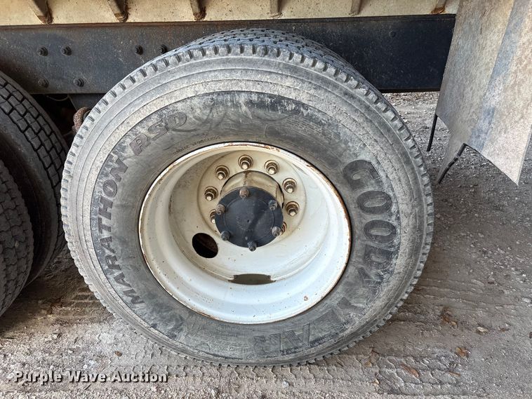 image for item EA7058 1999 Mack RD dump truck