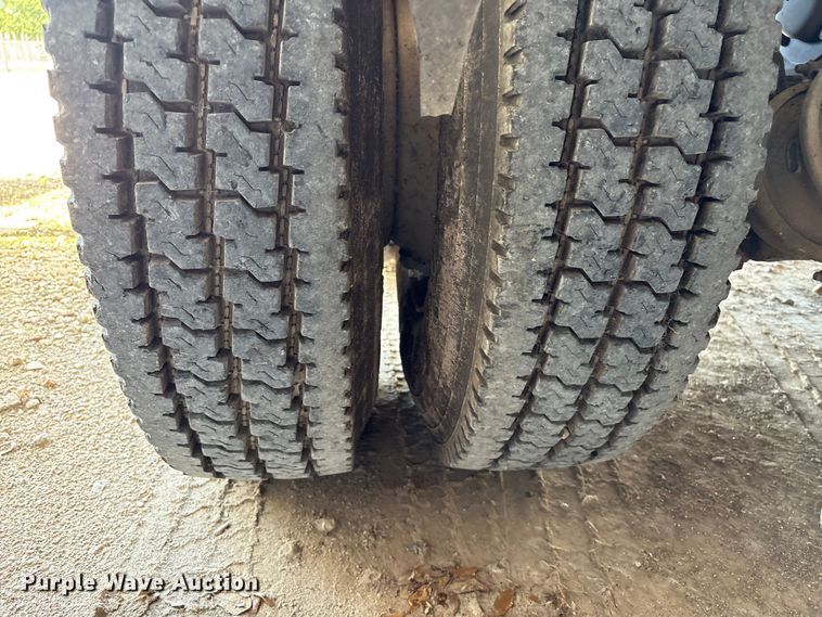 image for item EA7058 1999 Mack RD dump truck