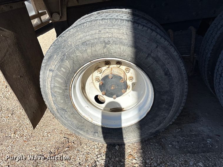 image for item EA7058 1999 Mack RD dump truck