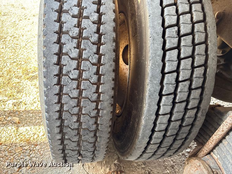 image for item EA7058 1999 Mack RD dump truck