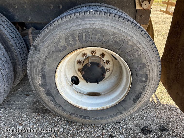 image for item EA7058 1999 Mack RD dump truck