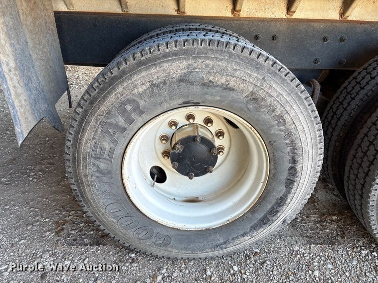 image for item EA7058 1999 Mack RD dump truck