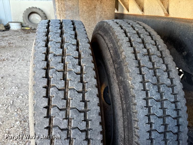 image for item EA7058 1999 Mack RD dump truck