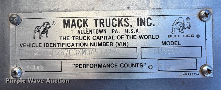 image for item EA7058 1999 Mack RD dump truck
