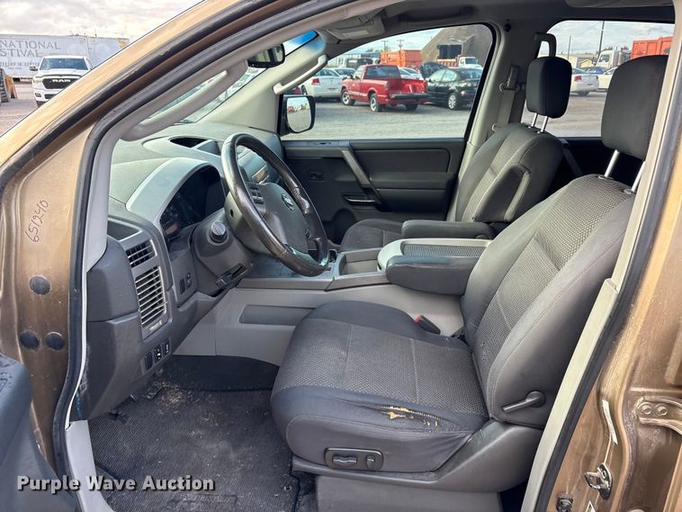 image for item EA7629 2004 Nissan Armada SUV