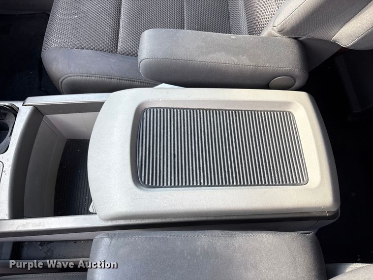 image for item EA7629 2004 Nissan Armada SUV