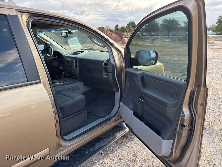 image for item EA7629 2004 Nissan Armada SUV