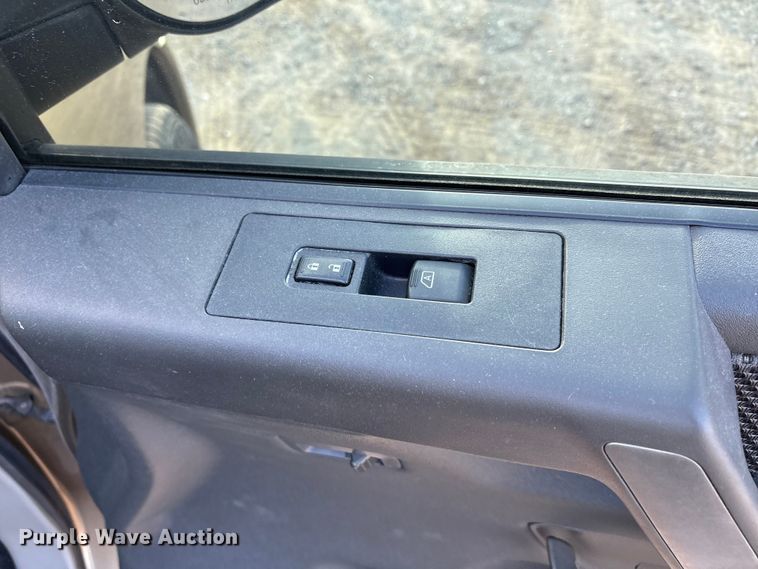 image for item EA7629 2004 Nissan Armada SUV