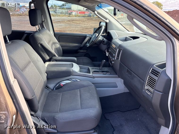 image for item EA7629 2004 Nissan Armada SUV