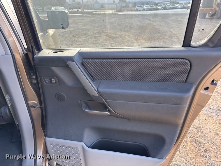 image for item EA7629 2004 Nissan Armada SUV