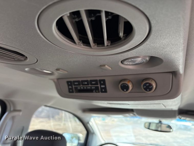 image for item EA7629 2004 Nissan Armada SUV