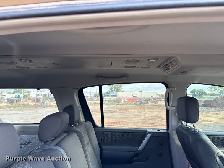 image for item EA7629 2004 Nissan Armada SUV