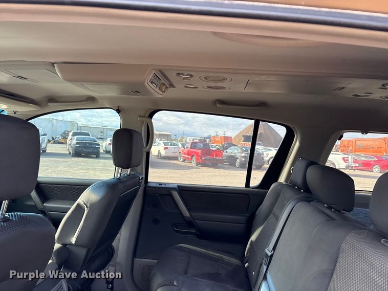 image for item EA7629 2004 Nissan Armada SUV