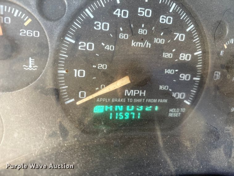 image for item EA7643 2001 Chevrolet S10 pickup truck