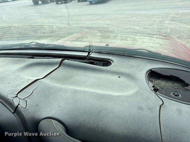 image for item EA7643 2001 Chevrolet S10 pickup truck