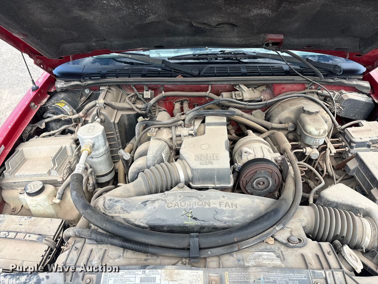 image for item EA7643 2001 Chevrolet S10 pickup truck