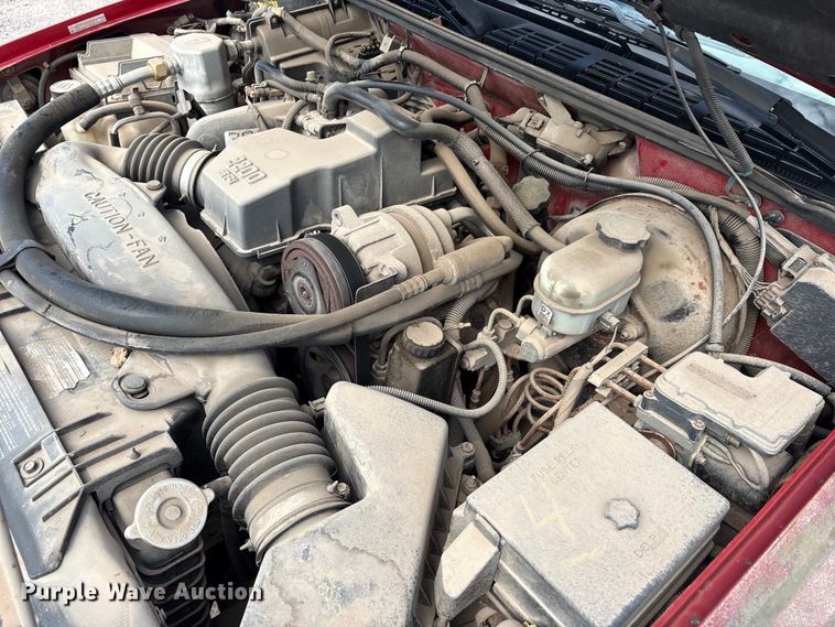 image for item EA7643 2001 Chevrolet S10 pickup truck