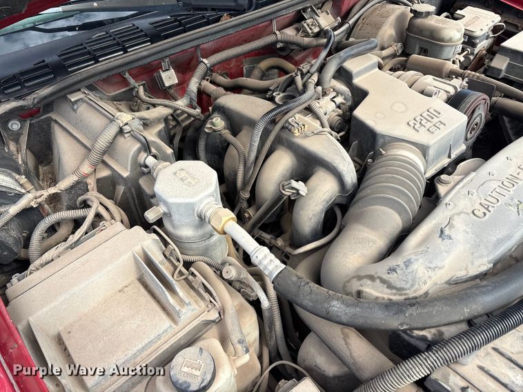 image for item EA7643 2001 Chevrolet S10 pickup truck