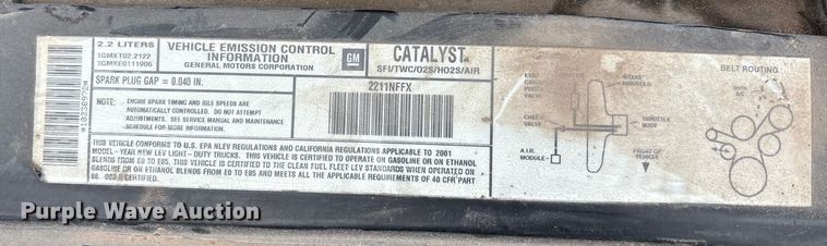 image for item EA7643 2001 Chevrolet S10 pickup truck