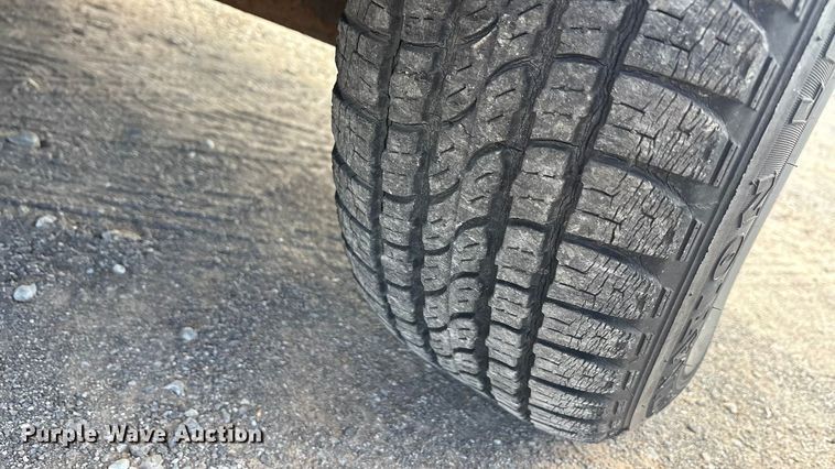 image for item EA7643 2001 Chevrolet S10 pickup truck