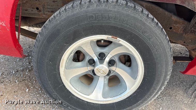 image for item EA7643 2001 Chevrolet S10 pickup truck