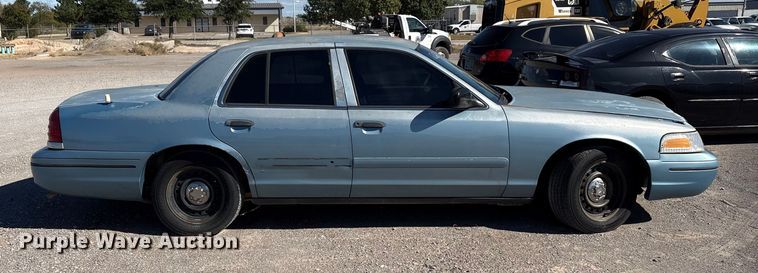 image for item EA7644 1999 Ford Crown Victoria Police Interceptor 