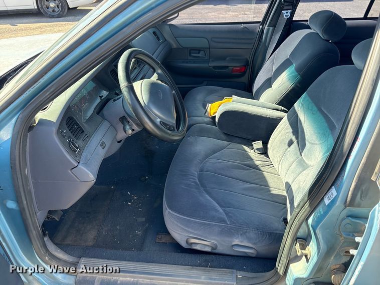 image for item EA7644 1999 Ford Crown Victoria Police Interceptor 