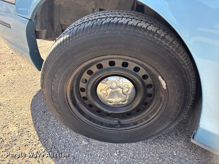 image for item EA7644 1999 Ford Crown Victoria Police Interceptor 