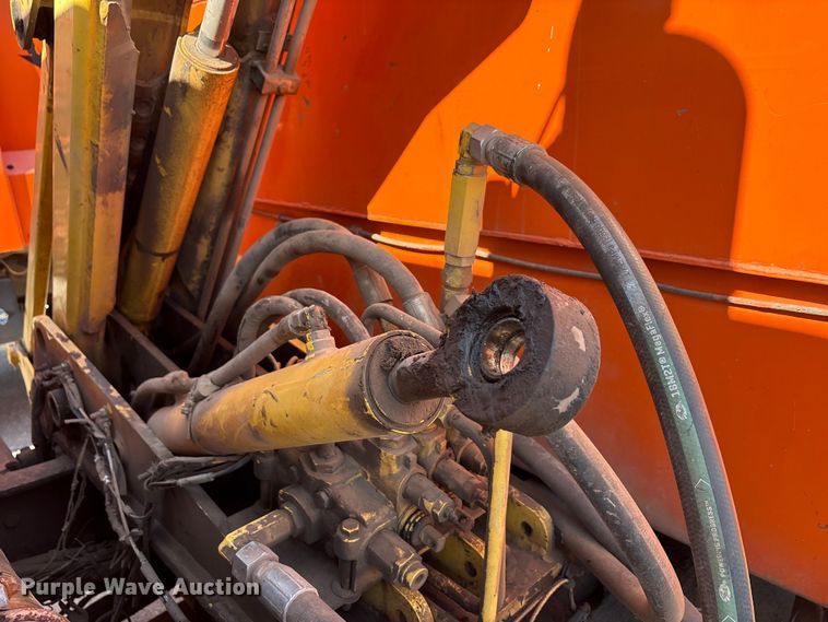 image for item EA7649 2013 Peterbilt 320 refuse truck