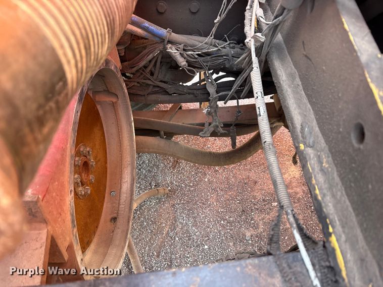 image for item EA7649 2013 Peterbilt 320 refuse truck