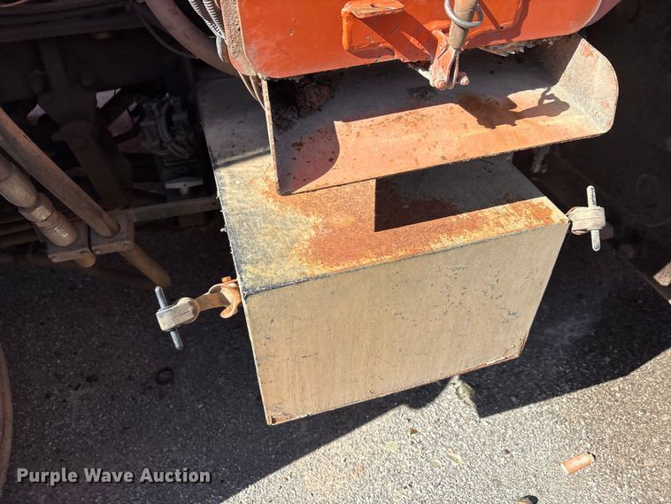 image for item EA7649 2013 Peterbilt 320 refuse truck