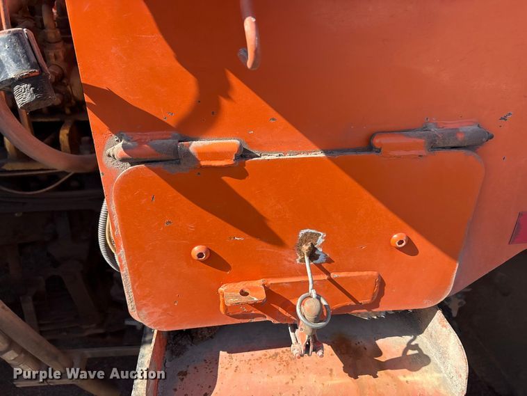 image for item EA7649 2013 Peterbilt 320 refuse truck