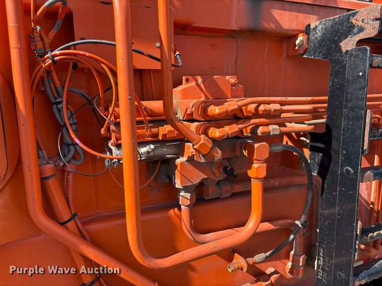 image for item EA7649 2013 Peterbilt 320 refuse truck