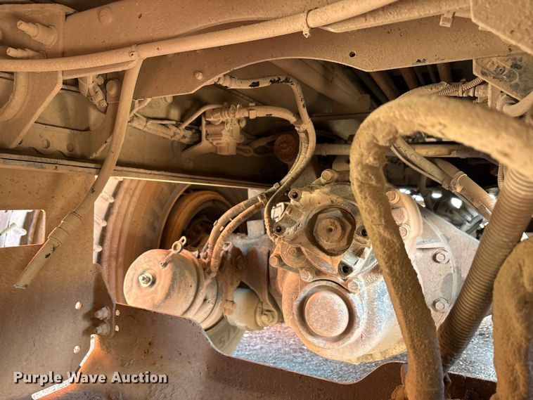 image for item EA7649 2013 Peterbilt 320 refuse truck