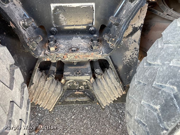 image for item EA7649 2013 Peterbilt 320 refuse truck