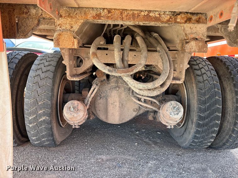 image for item EA7649 2013 Peterbilt 320 refuse truck