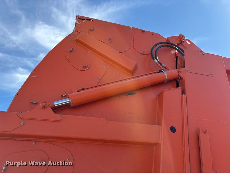 image for item EA7649 2013 Peterbilt 320 refuse truck