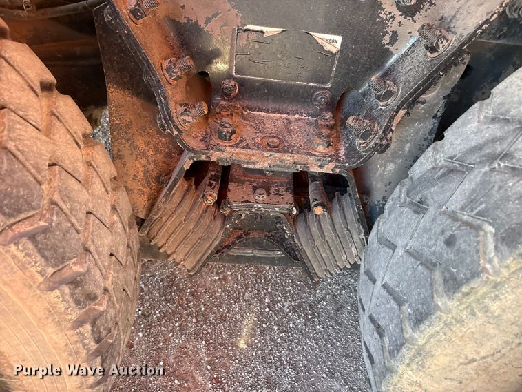 image for item EA7649 2013 Peterbilt 320 refuse truck