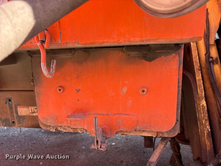 image for item EA7649 2013 Peterbilt 320 refuse truck