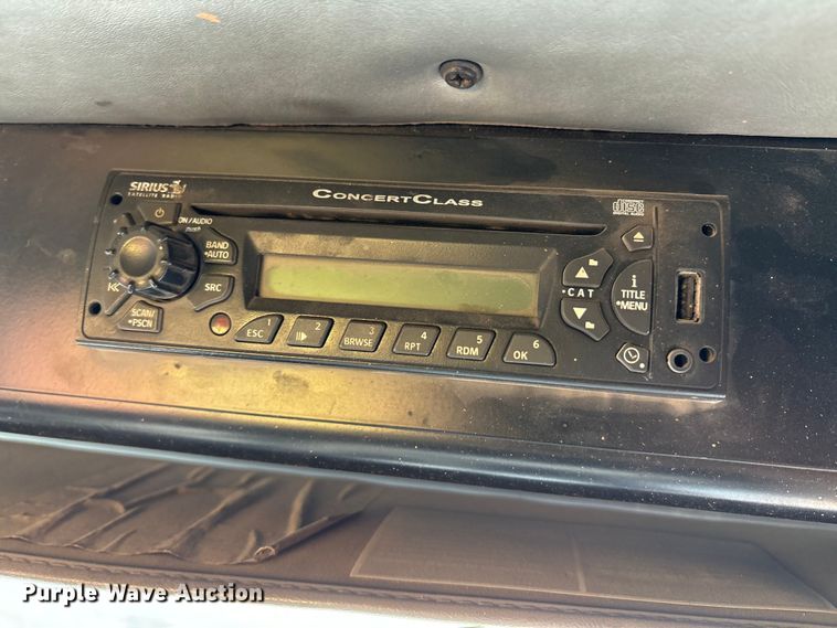 image for item EA7649 2013 Peterbilt 320 refuse truck