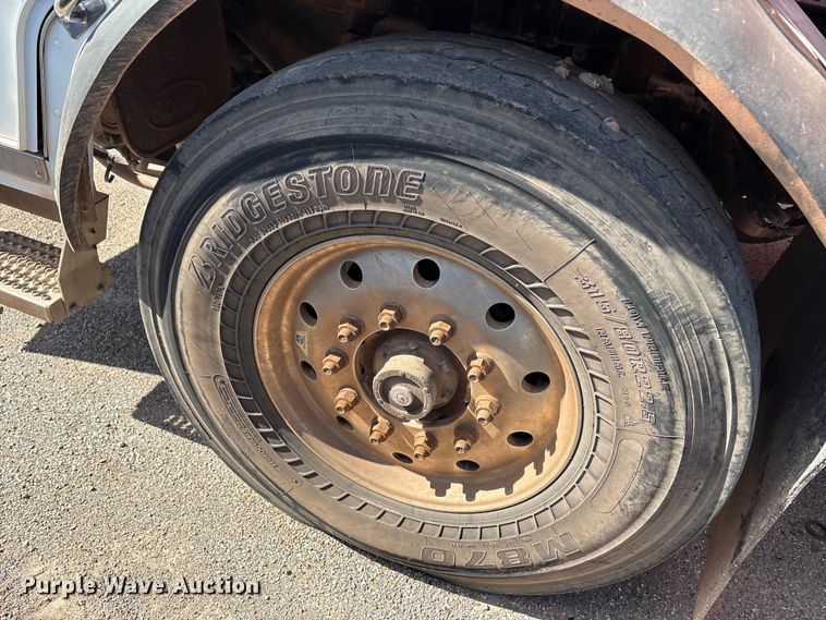 image for item EA7649 2013 Peterbilt 320 refuse truck