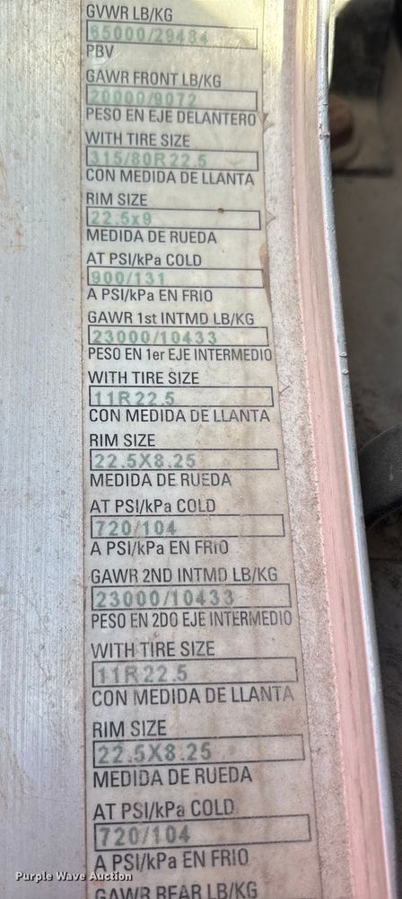 image for item EA7649 2013 Peterbilt 320 refuse truck