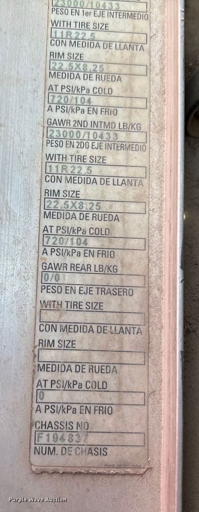 image for item EA7649 2013 Peterbilt 320 refuse truck