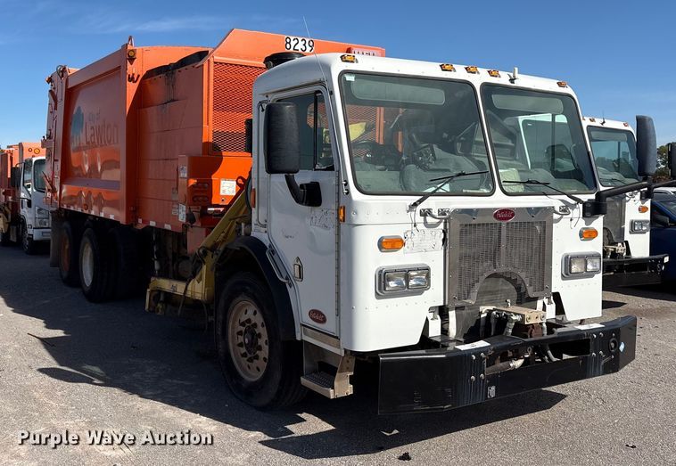 image for item EA7650 2013 Peterbilt 320 refuse truck