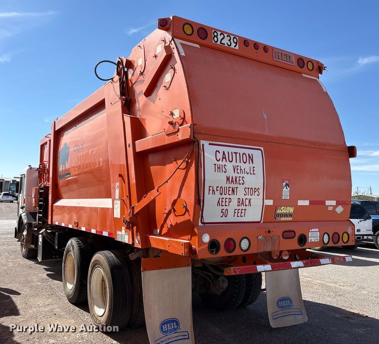 image for item EA7650 2013 Peterbilt 320 refuse truck