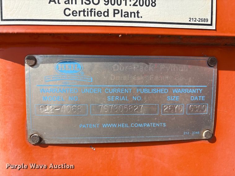 image for item EA7650 2013 Peterbilt 320 refuse truck