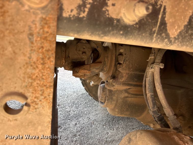 image for item EA7650 2013 Peterbilt 320 refuse truck