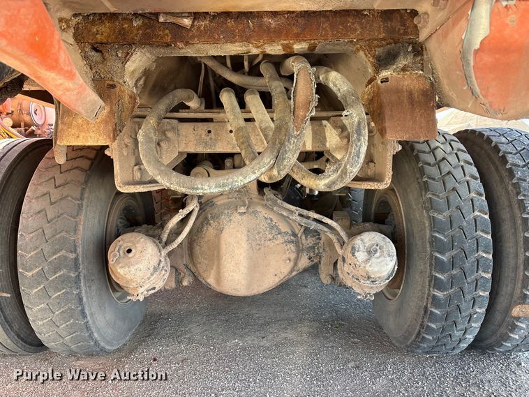 image for item EA7650 2013 Peterbilt 320 refuse truck